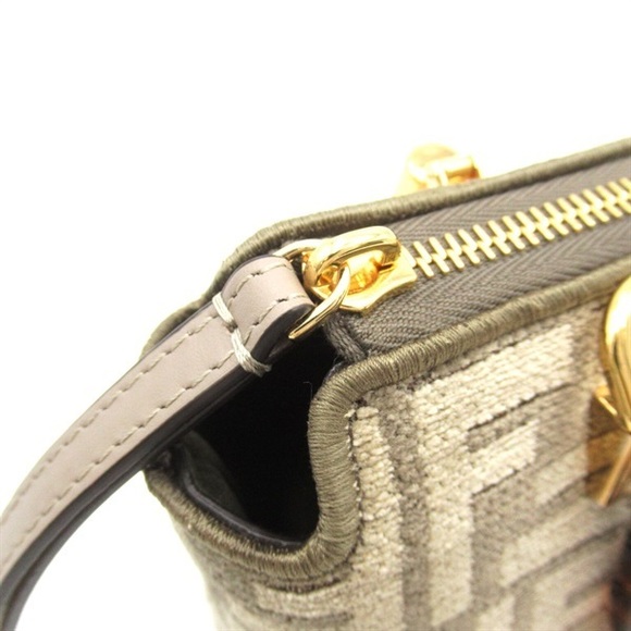 Fendi By The Way Mini Leather Shoulder Bag 8BS067 in Great Condition - Picture 9 of 10